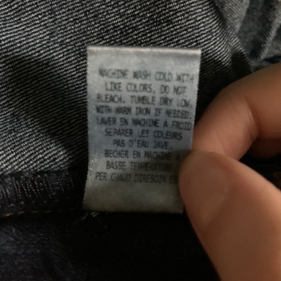 ✨FLASH SALE✨ Guess Dark-Wash Denim - Picture 4 of 5